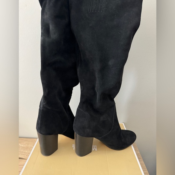 Michael Kors black suede Leigh boot - Picture 5 of 11